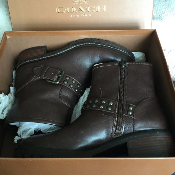 Coach Ladies Boots - Picture 3 of 6